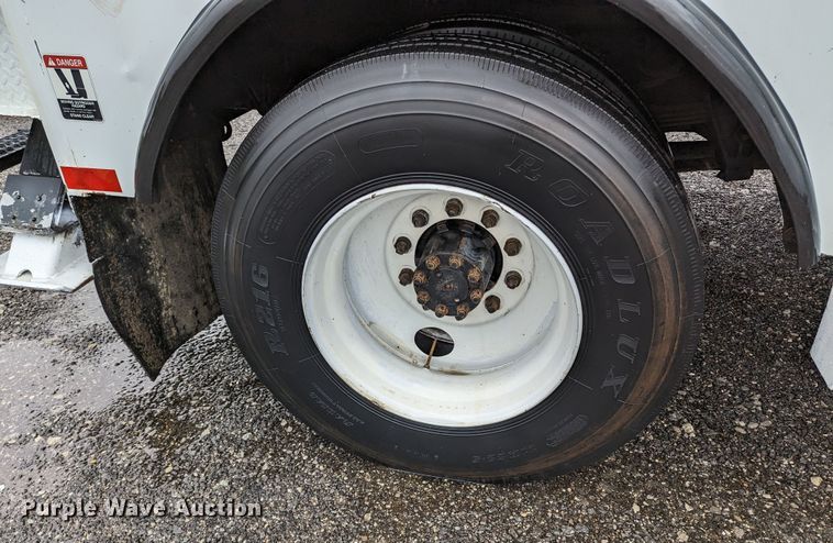 image for item KB9429 1998 International 4700  digger derrick truck