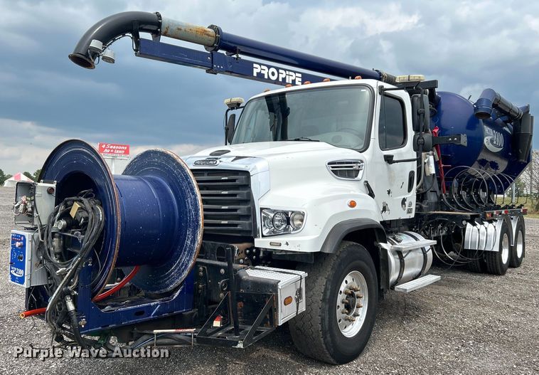 image for item KW9212 2012 Freightliner 114SD  sewer jetter truck