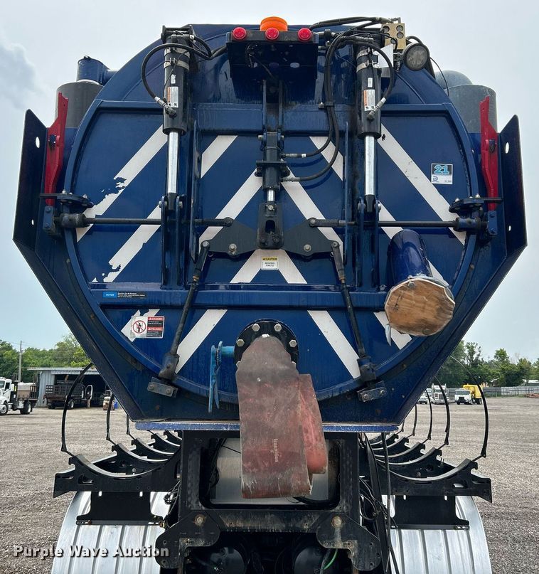 image for item KW9212 2012 Freightliner 114SD  sewer jetter truck