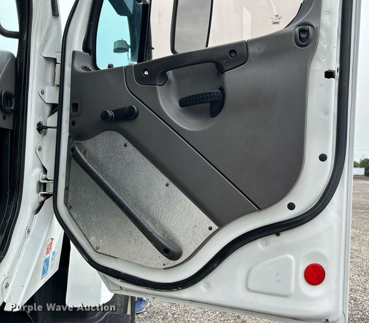 image for item KW9212 2012 Freightliner 114SD  sewer jetter truck