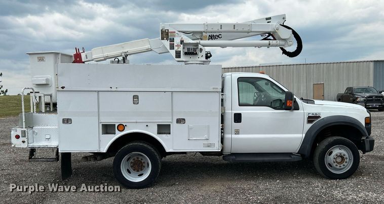 image for item KW9213 2008 Ford F550 Super Duty  bucket truck