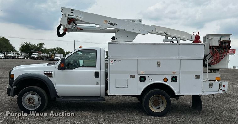 image for item KW9213 2008 Ford F550 Super Duty  bucket truck