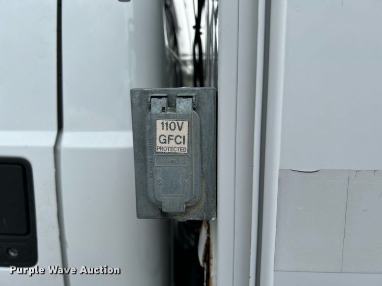 image for item KW9213 2008 Ford F550 Super Duty  bucket truck