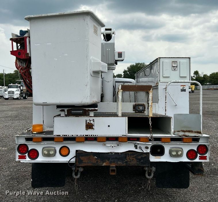 image for item KW9213 2008 Ford F550 Super Duty  bucket truck