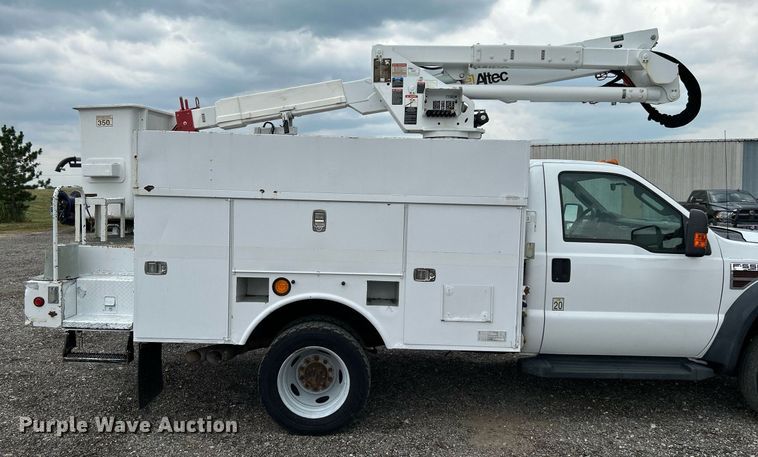 image for item KW9213 2008 Ford F550 Super Duty  bucket truck