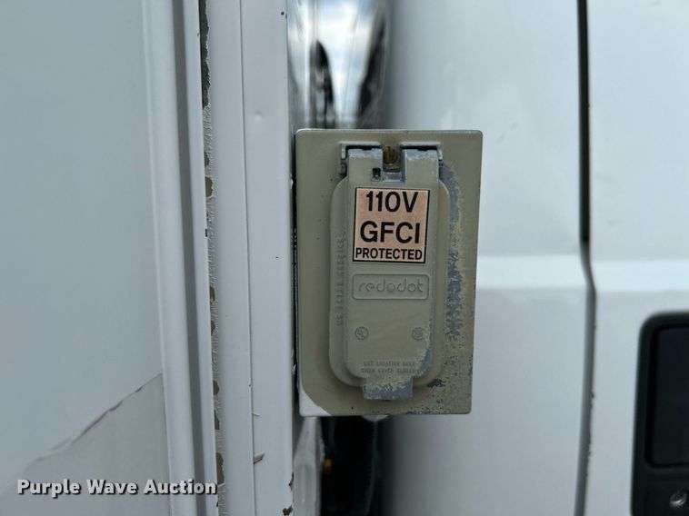 image for item KW9213 2008 Ford F550 Super Duty  bucket truck