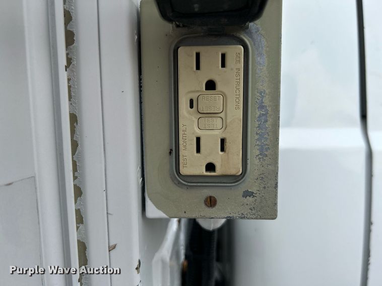 image for item KW9213 2008 Ford F550 Super Duty  bucket truck