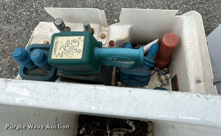 image for item KW9213 2008 Ford F550 Super Duty  bucket truck