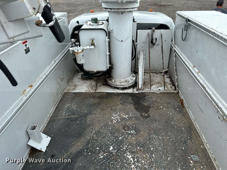 image for item KW9213 2008 Ford F550 Super Duty  bucket truck