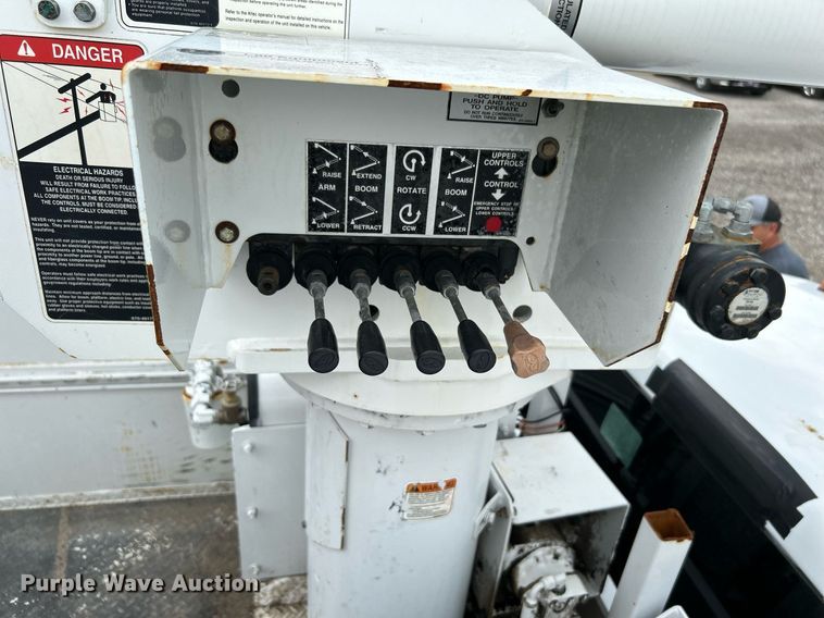 image for item KW9213 2008 Ford F550 Super Duty  bucket truck