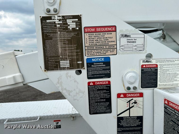 image for item KW9213 2008 Ford F550 Super Duty  bucket truck