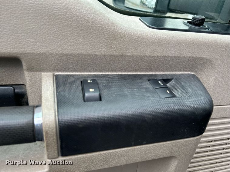 image for item KW9213 2008 Ford F550 Super Duty  bucket truck