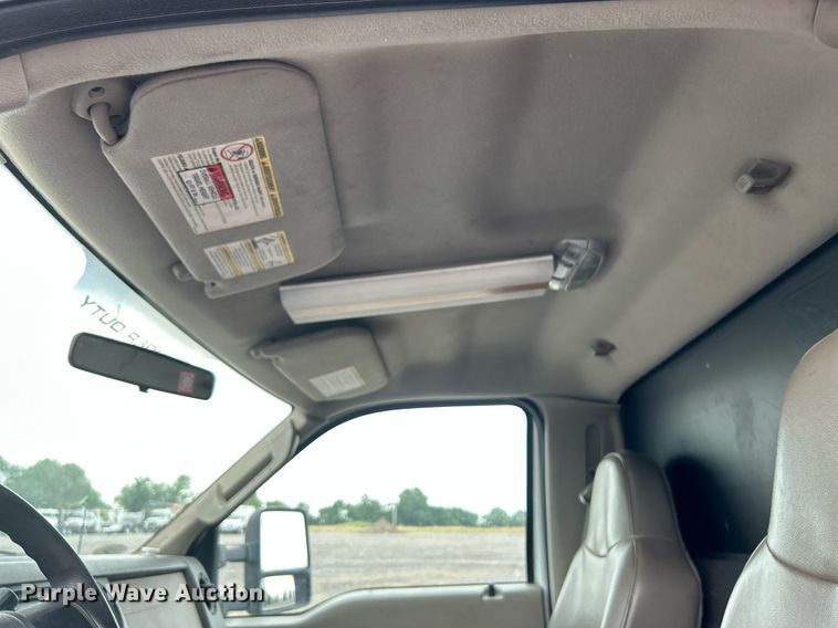 image for item KW9213 2008 Ford F550 Super Duty  bucket truck