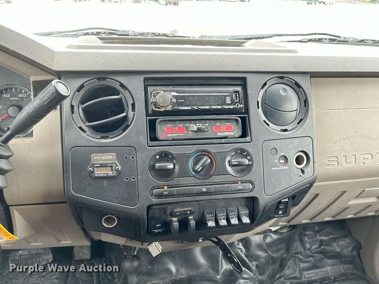 image for item KW9213 2008 Ford F550 Super Duty  bucket truck