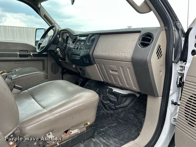 image for item KW9213 2008 Ford F550 Super Duty  bucket truck