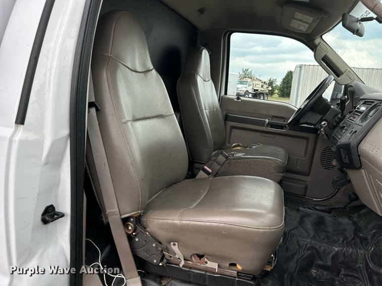 image for item KW9213 2008 Ford F550 Super Duty  bucket truck