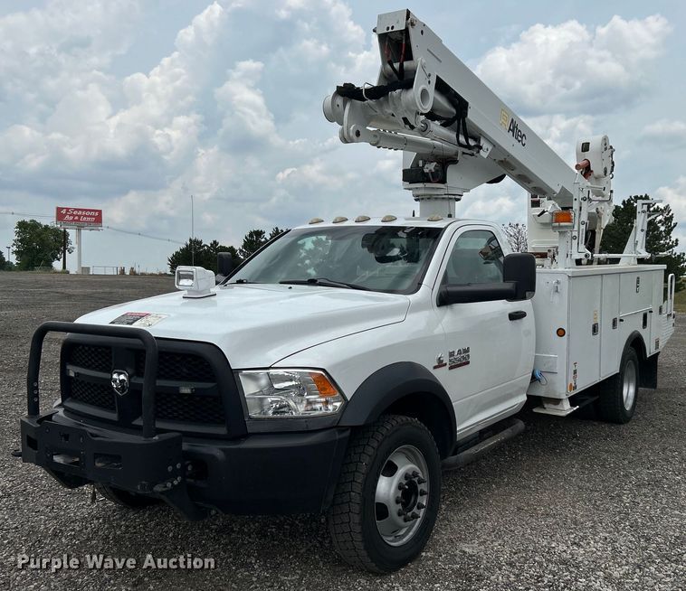 image for item KW9216 2013 Dodge Ram 5500HD  bucket truck