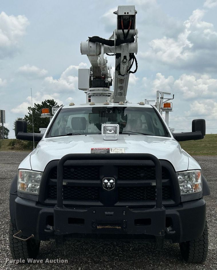 image for item KW9216 2013 Dodge Ram 5500HD  bucket truck
