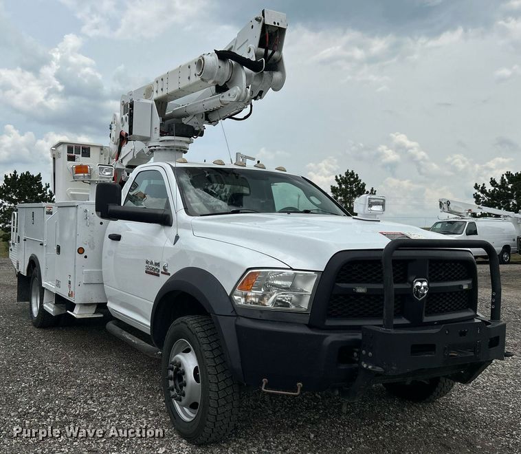 image for item KW9216 2013 Dodge Ram 5500HD  bucket truck