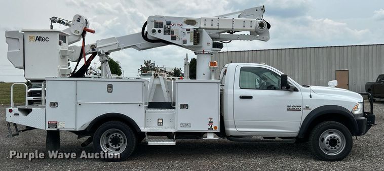 image for item KW9216 2013 Dodge Ram 5500HD  bucket truck