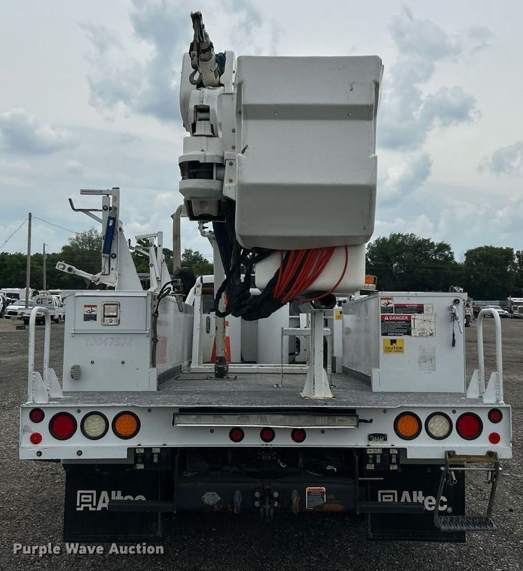 image for item KW9216 2013 Dodge Ram 5500HD  bucket truck
