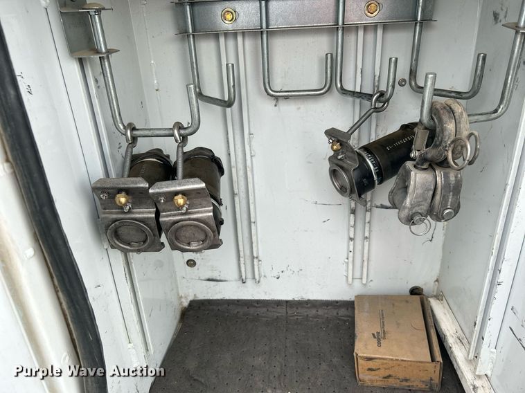 image for item KW9216 2013 Dodge Ram 5500HD  bucket truck