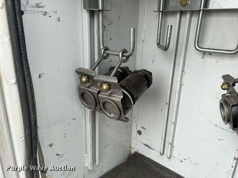 image for item KW9216 2013 Dodge Ram 5500HD  bucket truck