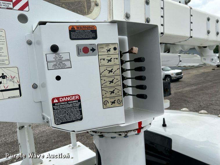 image for item KW9216 2013 Dodge Ram 5500HD  bucket truck