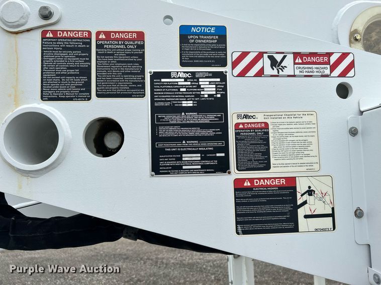 image for item KW9216 2013 Dodge Ram 5500HD  bucket truck