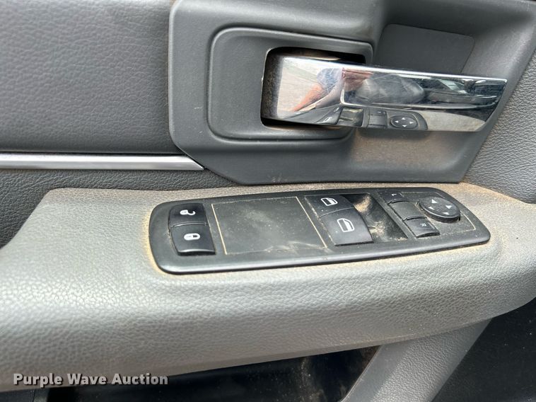 image for item KW9216 2013 Dodge Ram 5500HD  bucket truck