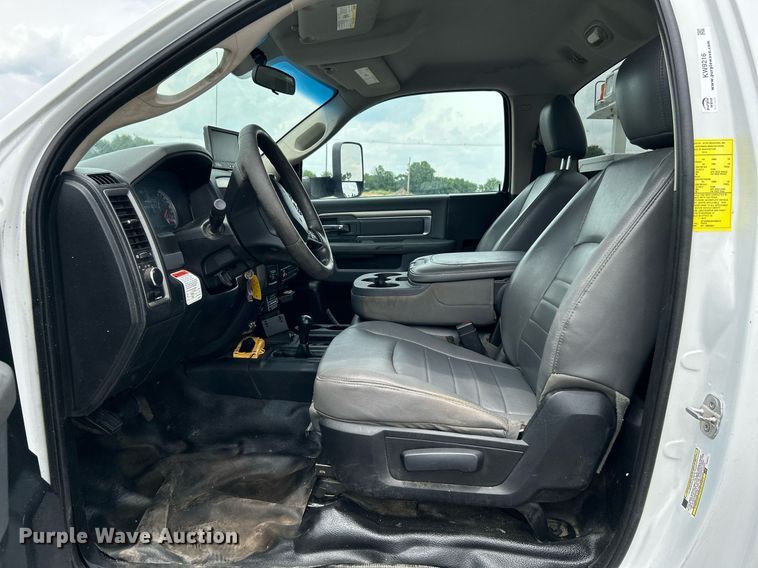 image for item KW9216 2013 Dodge Ram 5500HD  bucket truck