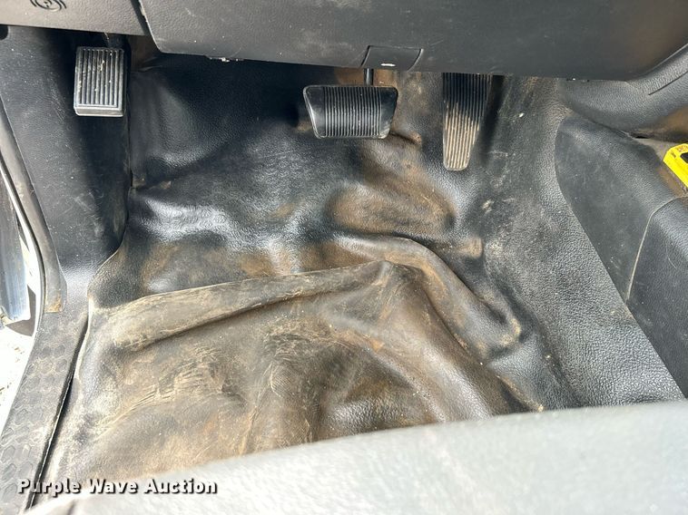 image for item KW9216 2013 Dodge Ram 5500HD  bucket truck