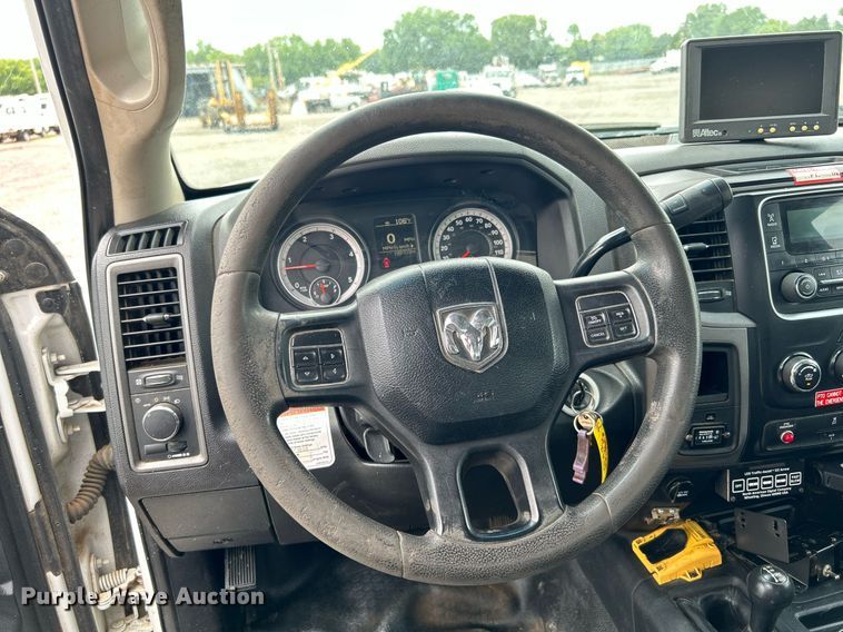 image for item KW9216 2013 Dodge Ram 5500HD  bucket truck