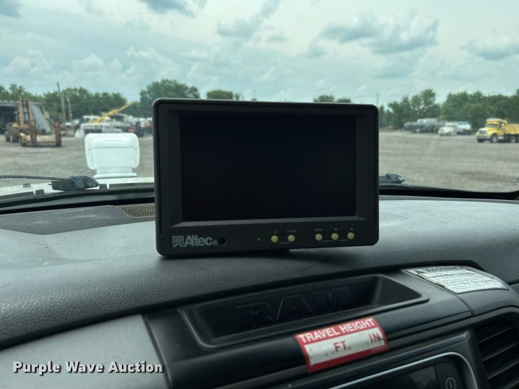 image for item KW9216 2013 Dodge Ram 5500HD  bucket truck