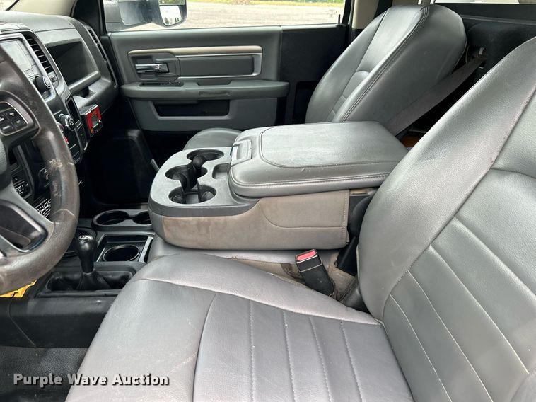 image for item KW9216 2013 Dodge Ram 5500HD  bucket truck