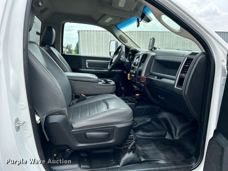 image for item KW9216 2013 Dodge Ram 5500HD  bucket truck