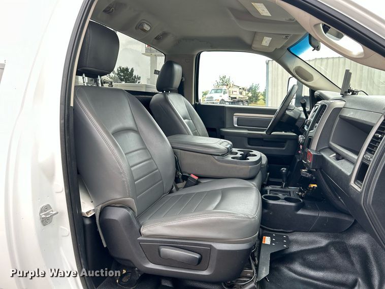 image for item KW9216 2013 Dodge Ram 5500HD  bucket truck