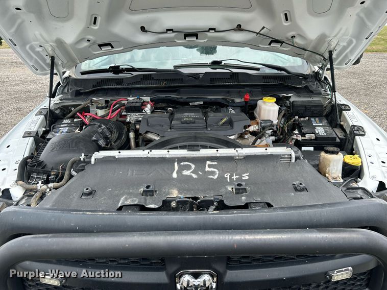 image for item KW9216 2013 Dodge Ram 5500HD  bucket truck