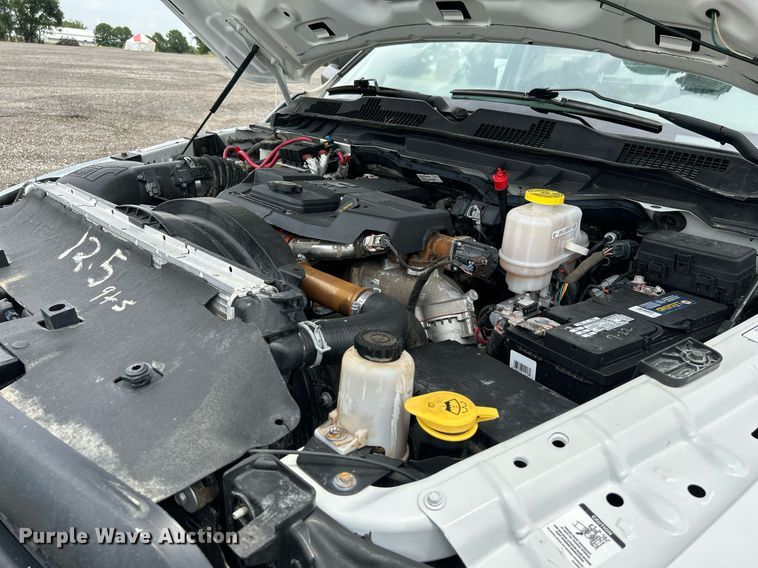 image for item KW9216 2013 Dodge Ram 5500HD  bucket truck