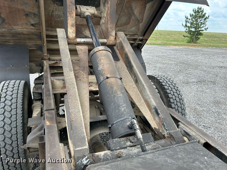 image for item KW9217 2007 GMC C7500  dump truck