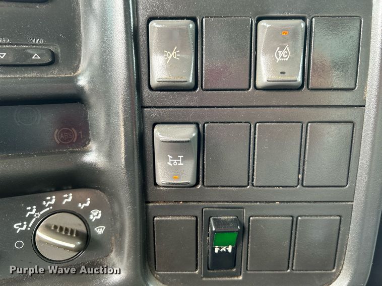 image for item KW9217 2007 GMC C7500  dump truck