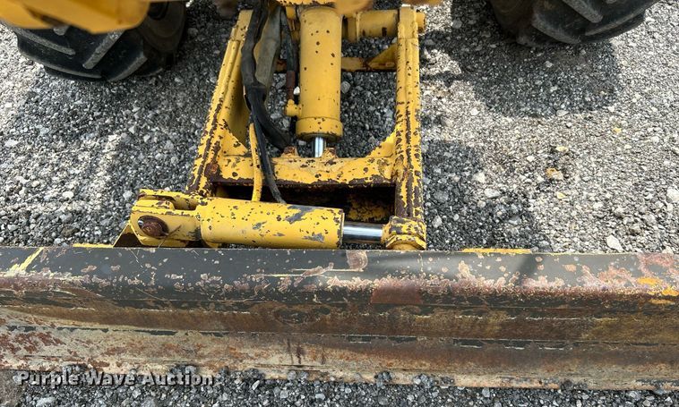 image for item KW9218 1994 Vermeer V4150  trencher