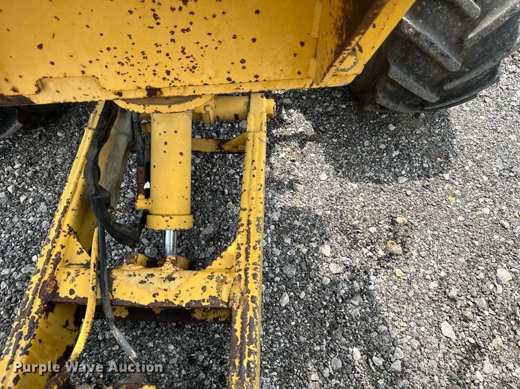 image for item KW9218 1994 Vermeer V4150  trencher