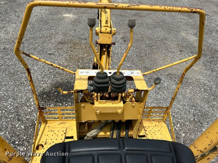 image for item KW9218 1994 Vermeer V4150  trencher