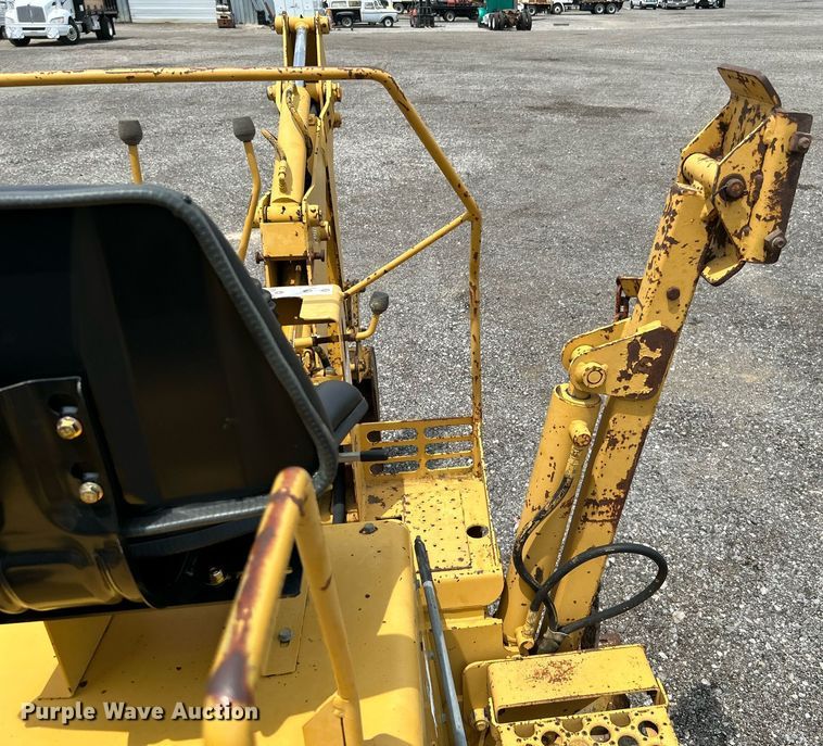 image for item KW9218 1994 Vermeer V4150  trencher