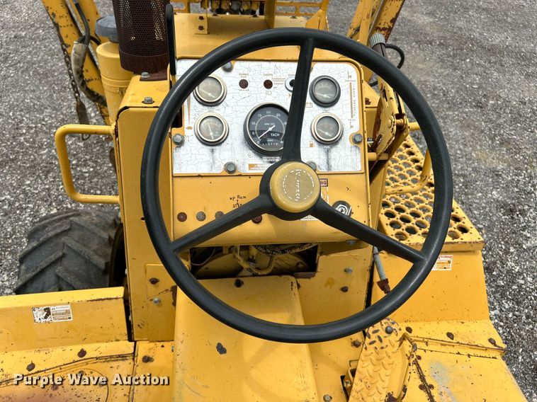 image for item KW9218 1994 Vermeer V4150  trencher