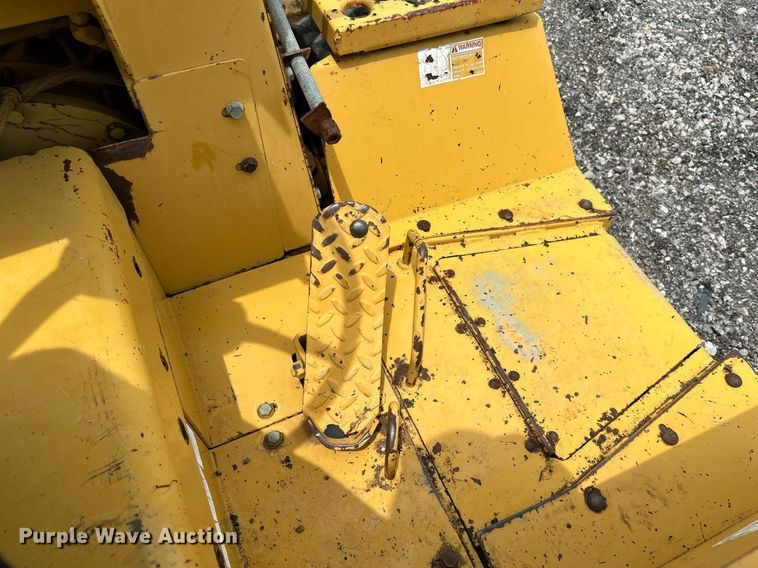 image for item KW9218 1994 Vermeer V4150  trencher