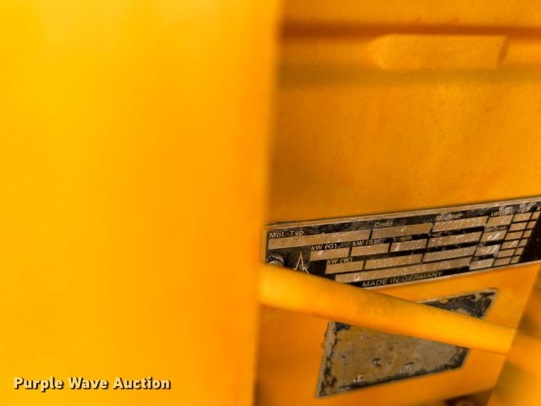 image for item KW9218 1994 Vermeer V4150  trencher