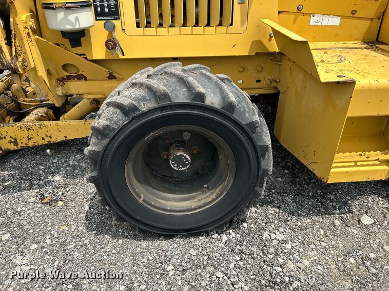 image for item KW9218 1994 Vermeer V4150  trencher