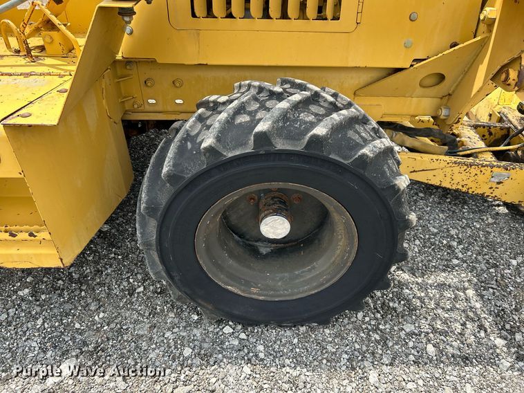 image for item KW9218 1994 Vermeer V4150  trencher